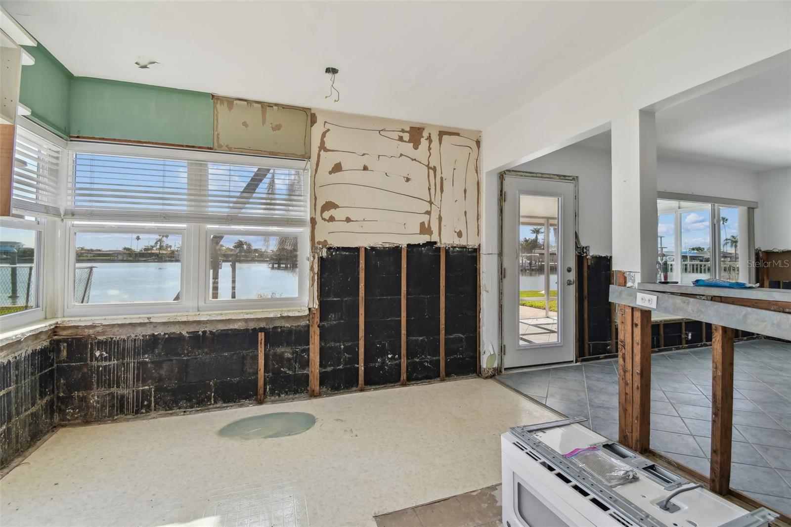 BAY POINT ESTATES 1ST ADD, MADEIRA BEACH, FL, 33708
