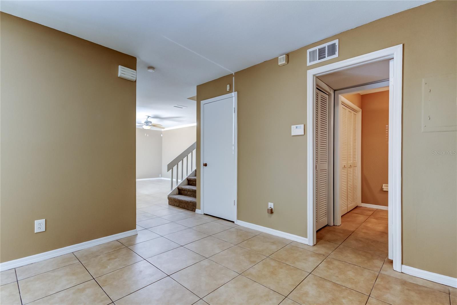 15203 W POND WOODS DR, TAMPA, FL, 33618