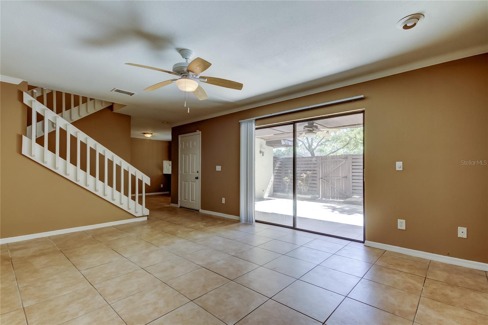 15203 W POND WOODS DR, TAMPA, FL, 33618