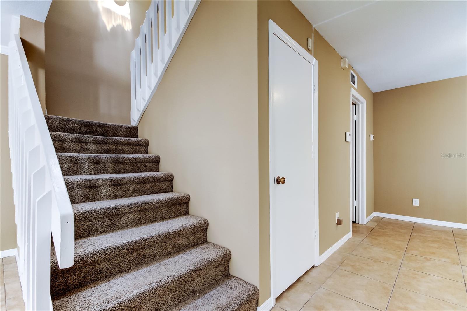 15203 W POND WOODS DR, TAMPA, FL, 33618