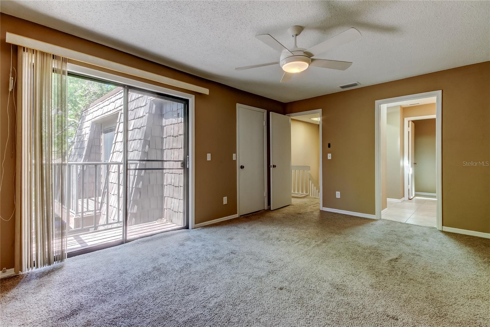 15203 W POND WOODS DR, TAMPA, FL, 33618