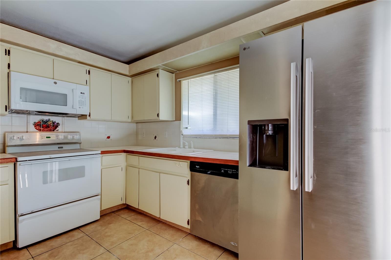 15203 W POND WOODS DR, TAMPA, FL, 33618