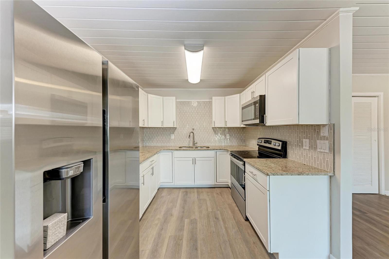 420 ARMADA RD S, VENICE, FL, 34285
