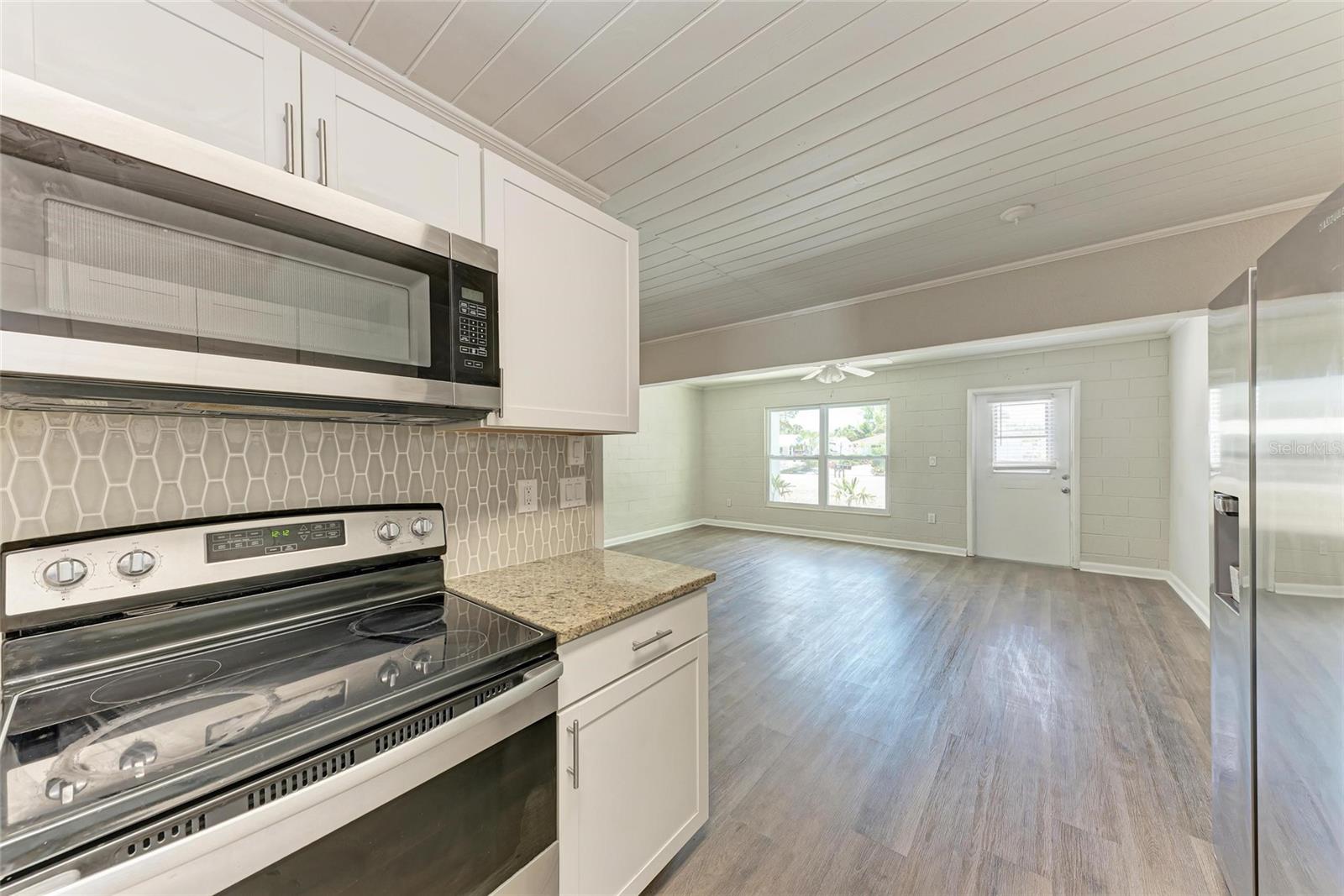 420 ARMADA RD S, VENICE, FL, 34285