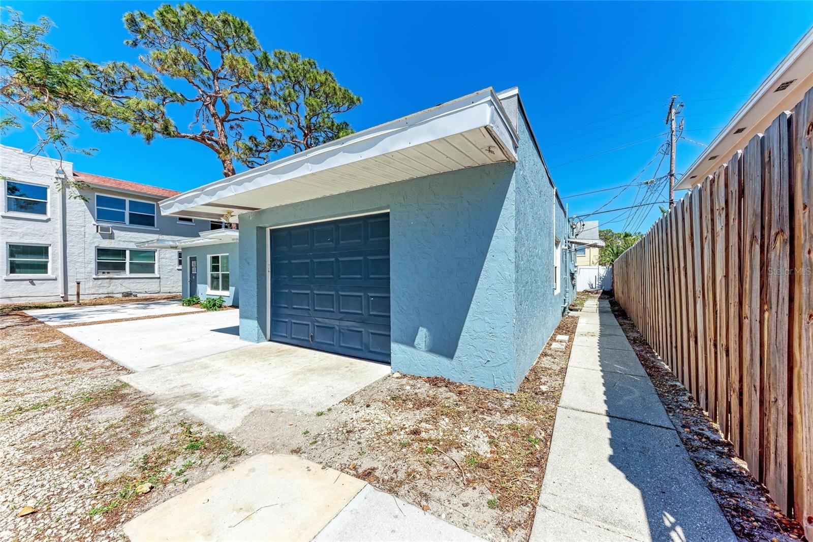 420 ARMADA RD S, VENICE, FL, 34285