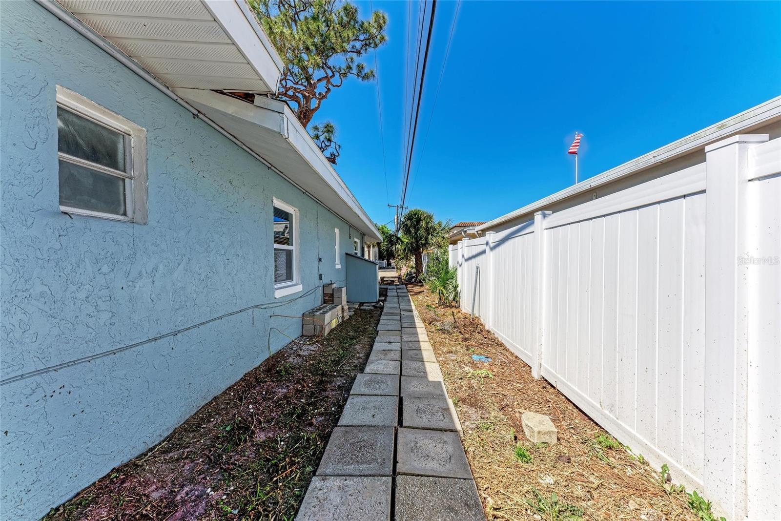 420 ARMADA RD S, VENICE, FL, 34285