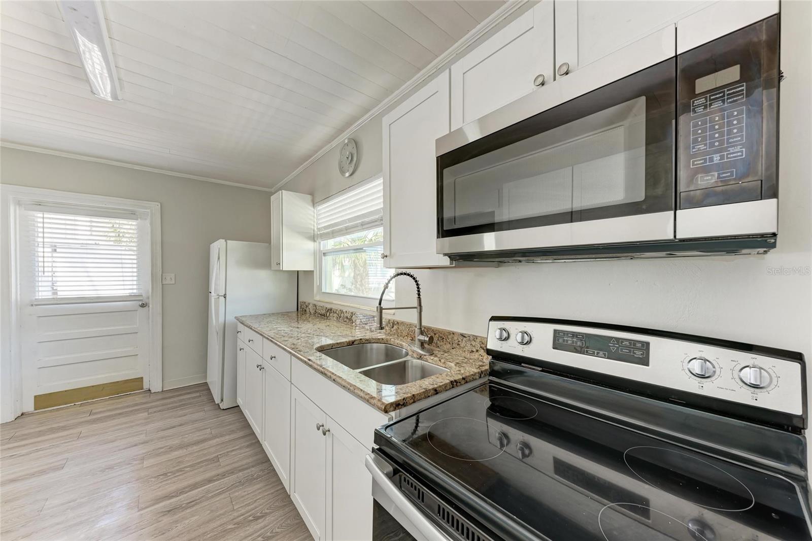 420 ARMADA RD S, VENICE, FL, 34285