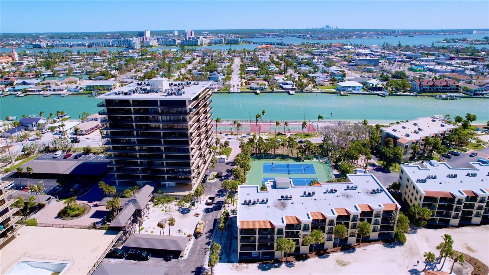 7564 BAYSHORE DR #302, TREASURE ISLAND, FL, 33706