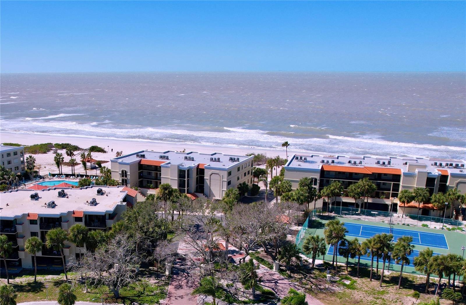 7564 BAYSHORE DR #302, TREASURE ISLAND, FL, 33706