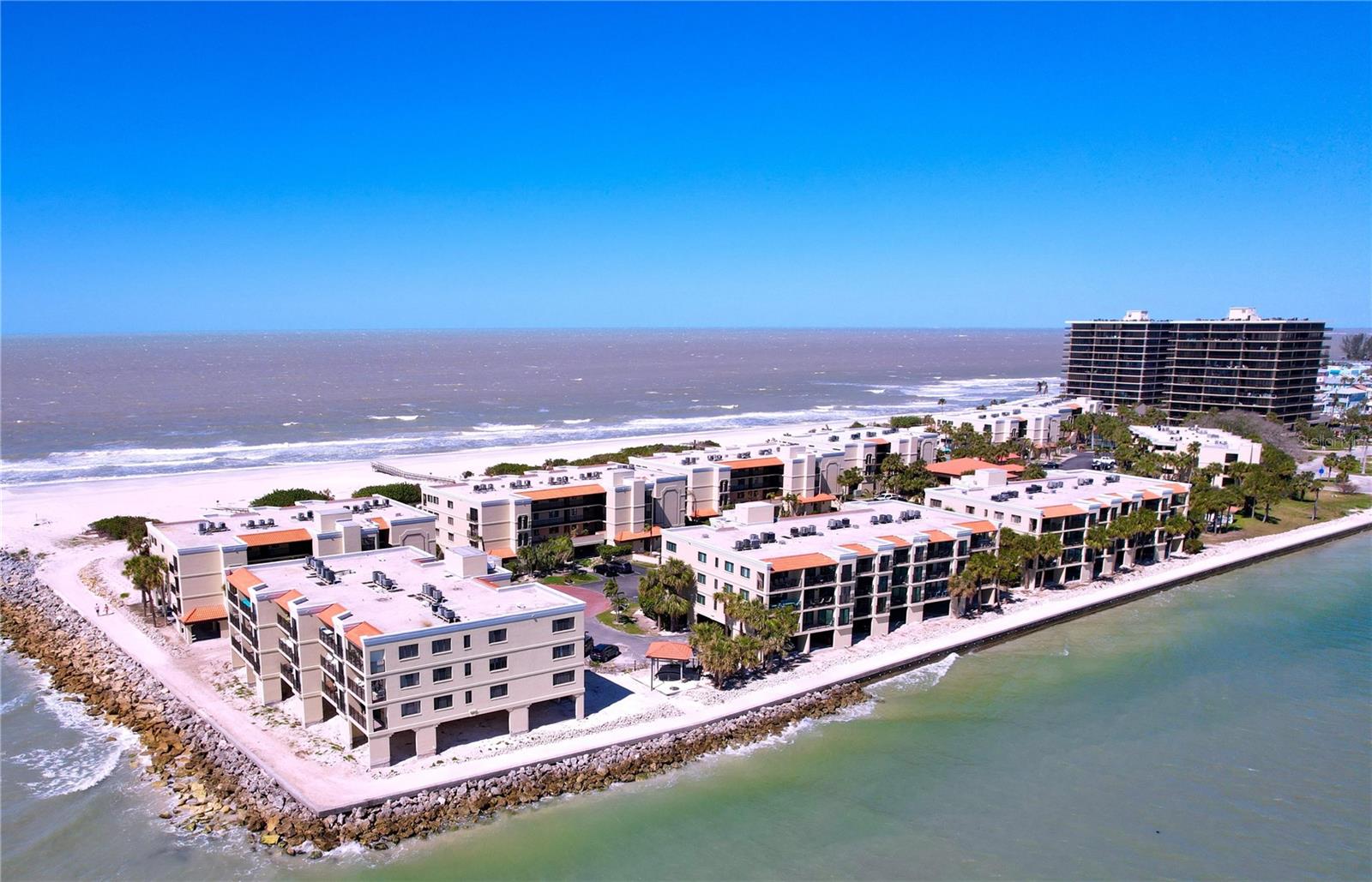 7564 BAYSHORE DR #302, TREASURE ISLAND, FL, 33706