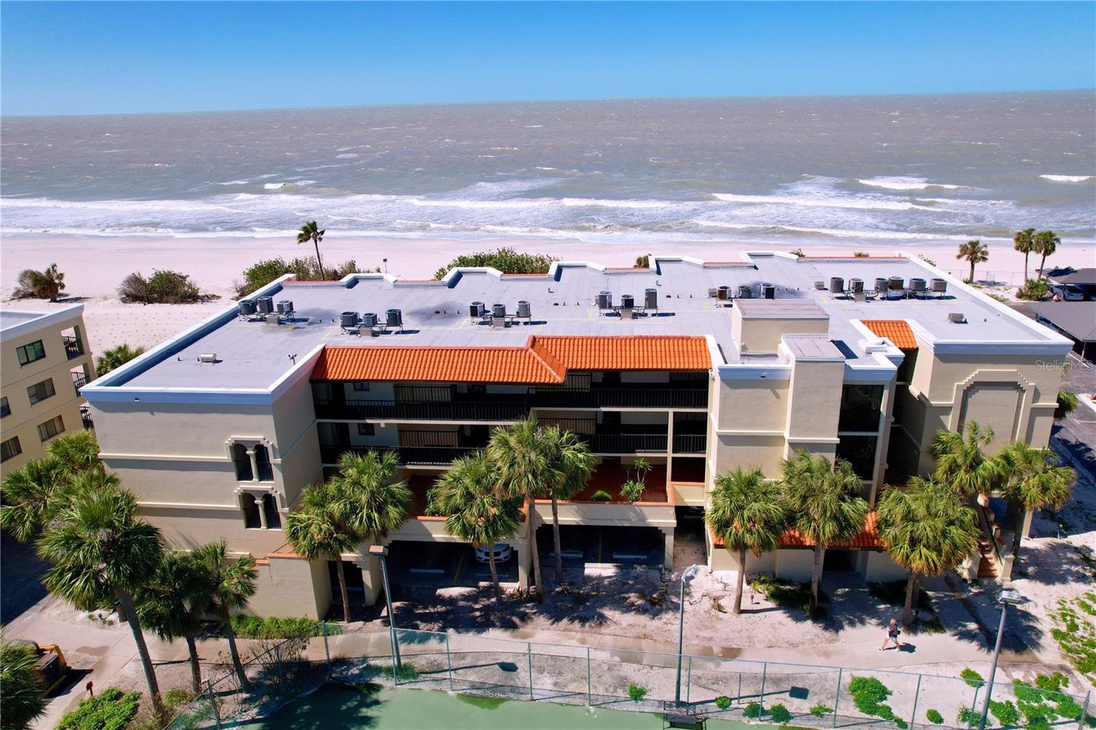 7564 BAYSHORE DR #302, TREASURE ISLAND, FL, 33706