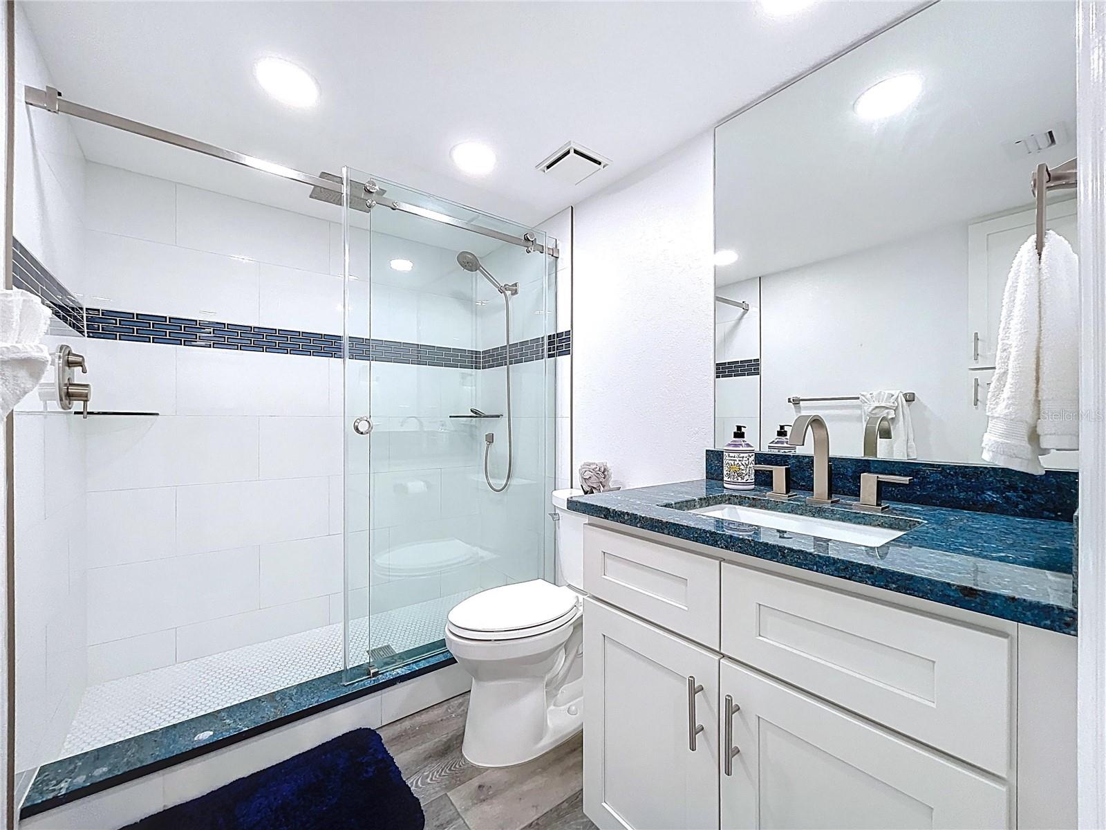 7564 BAYSHORE DR #302, TREASURE ISLAND, FL, 33706