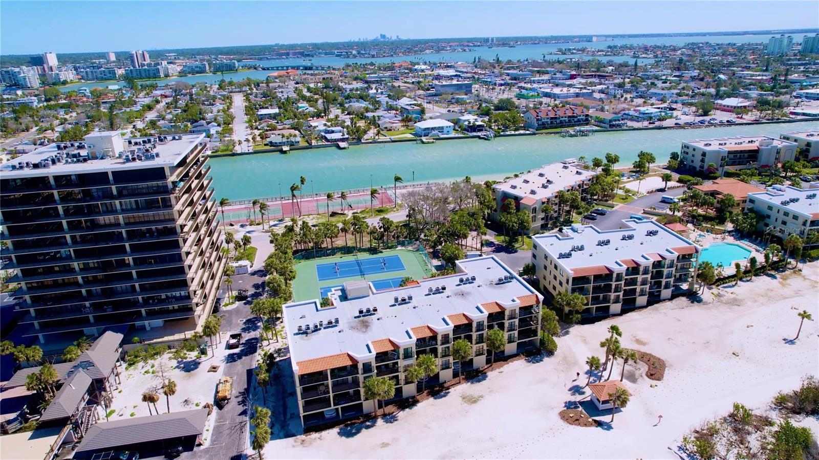7564 BAYSHORE DR #302, TREASURE ISLAND, FL, 33706