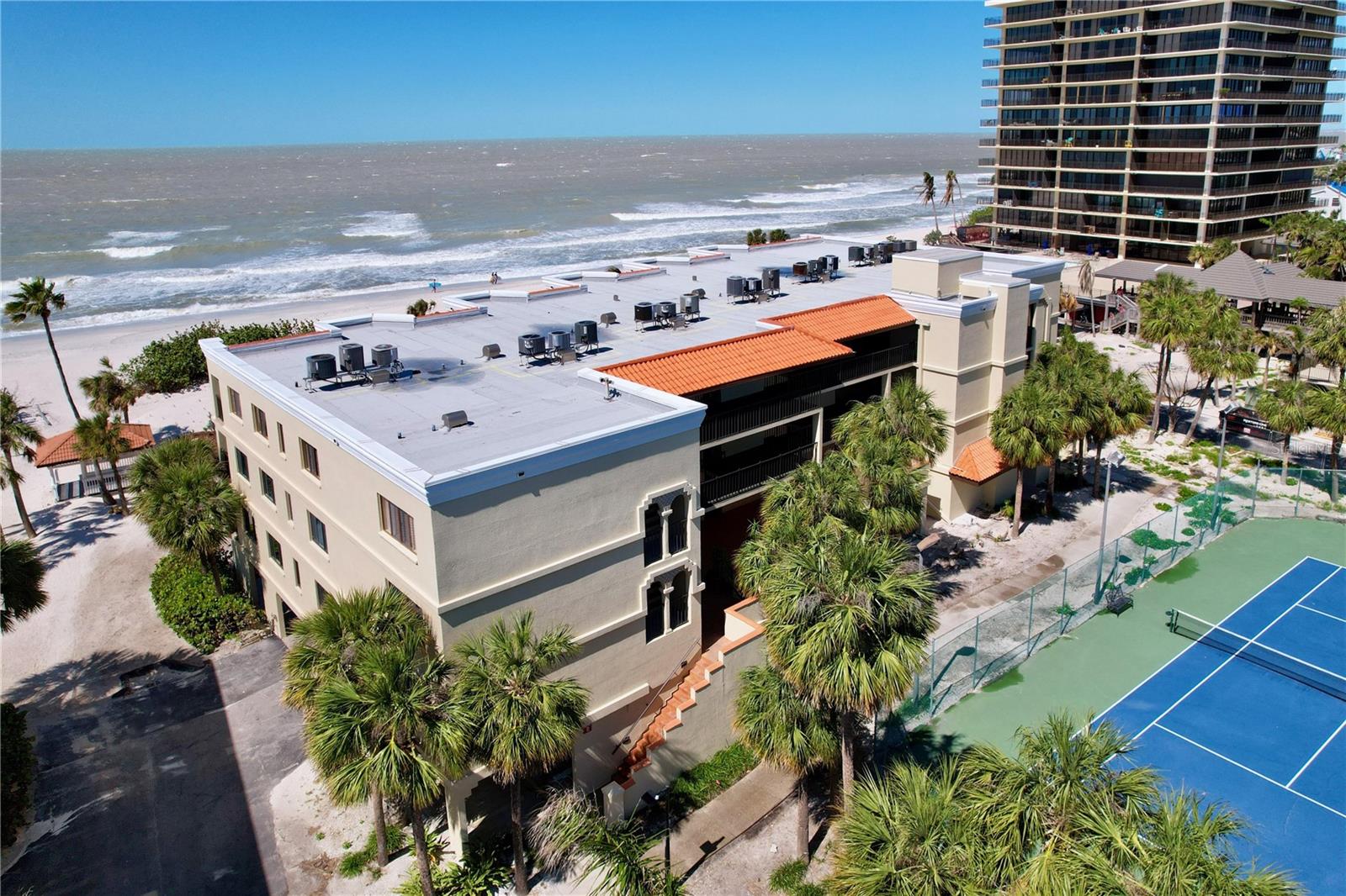 7564 BAYSHORE DR #302, TREASURE ISLAND, FL, 33706