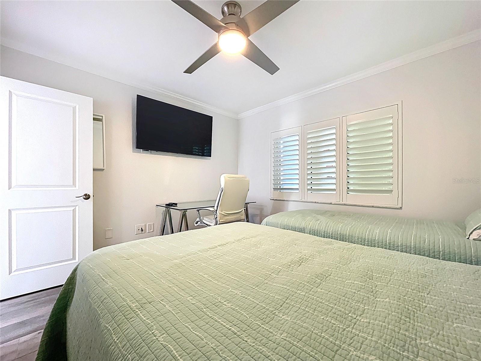 7564 BAYSHORE DR #302, TREASURE ISLAND, FL, 33706