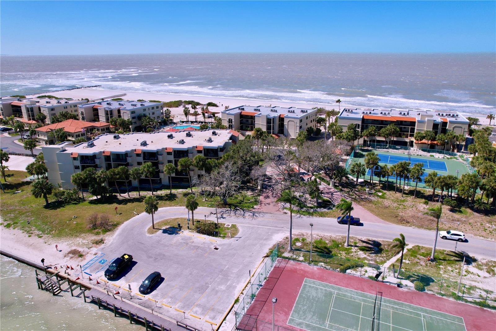 7564 BAYSHORE DR #302, TREASURE ISLAND, FL, 33706