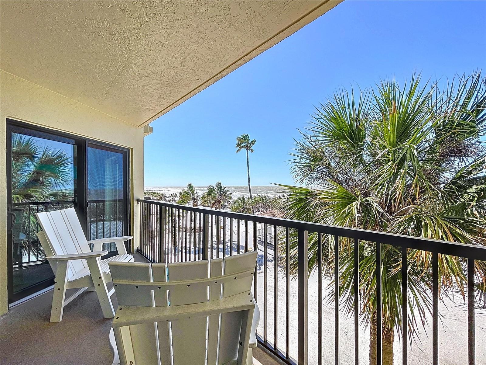 7564 BAYSHORE DR #302, TREASURE ISLAND, FL, 33706