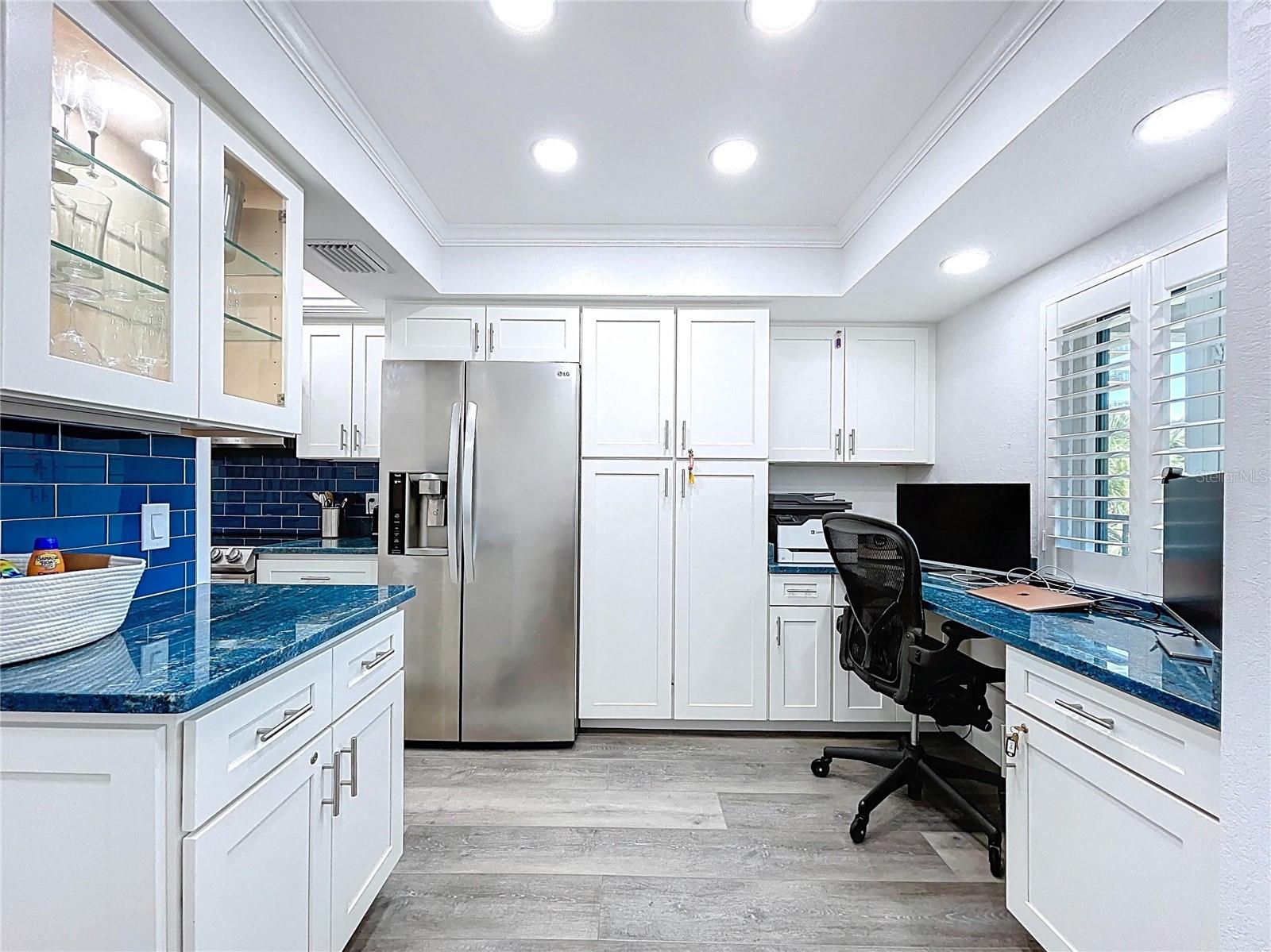 7564 BAYSHORE DR #302, TREASURE ISLAND, FL, 33706