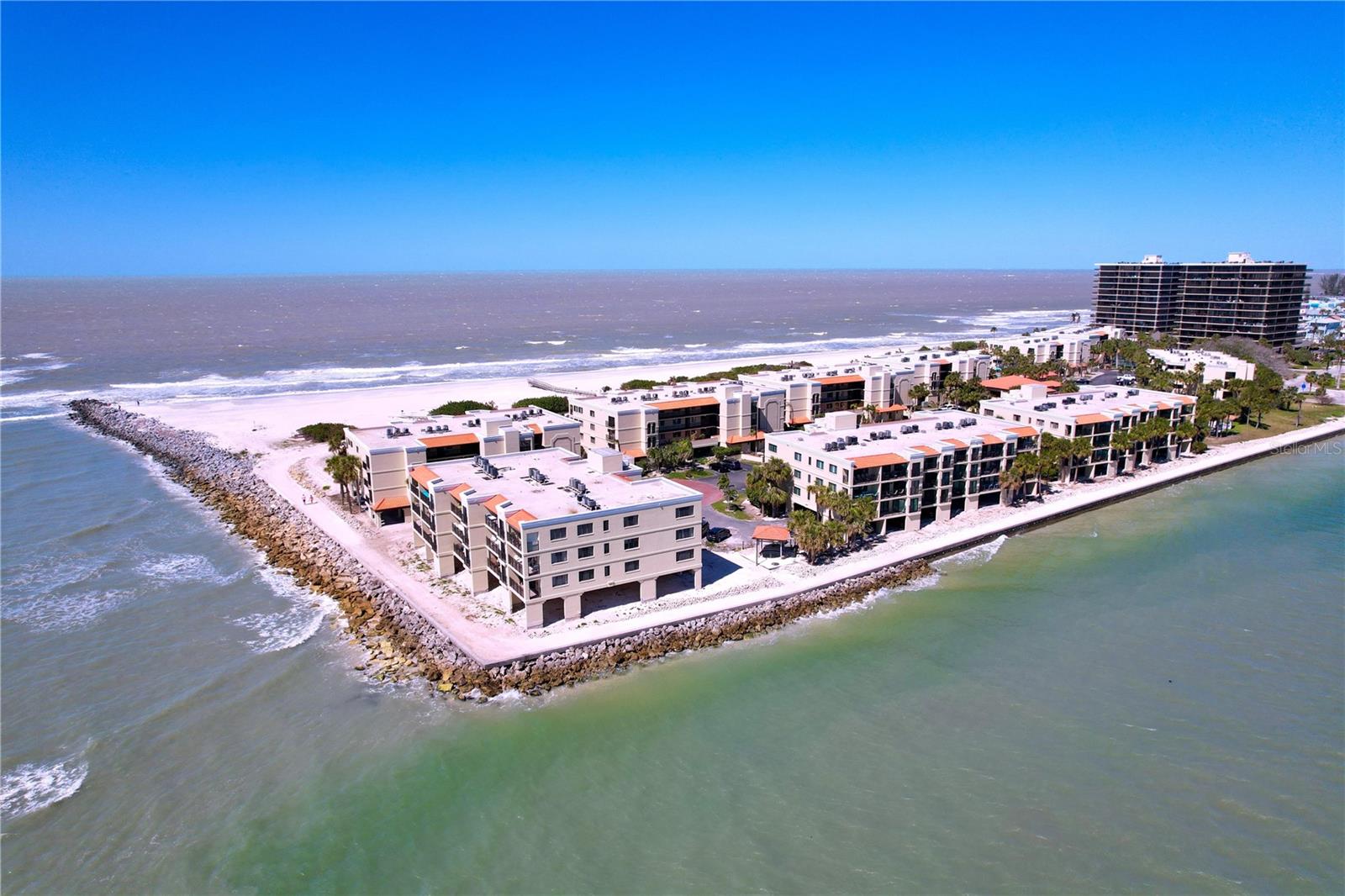 7564 BAYSHORE DR #302, TREASURE ISLAND, FL, 33706