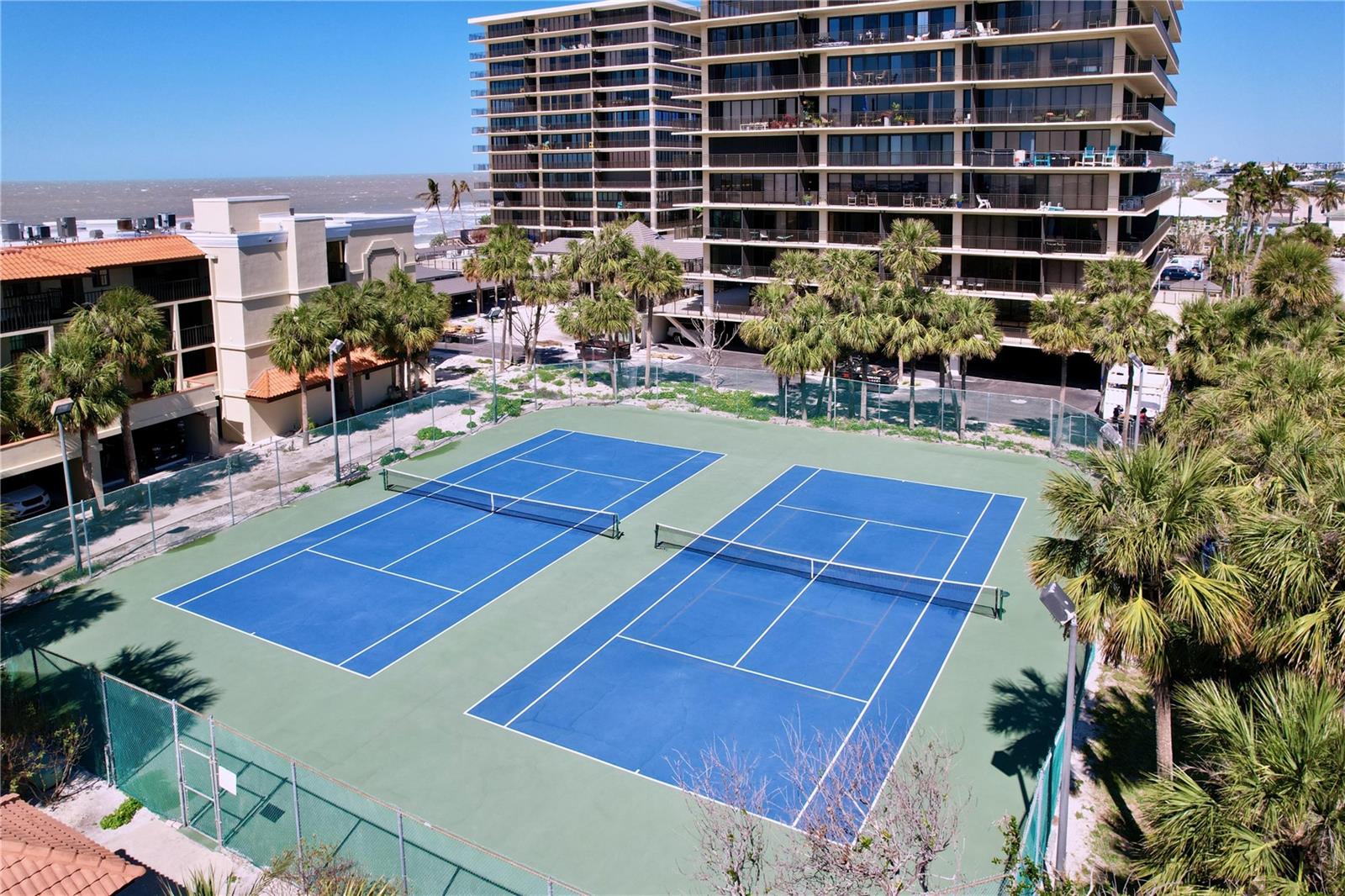 7564 BAYSHORE DR #302, TREASURE ISLAND, FL, 33706