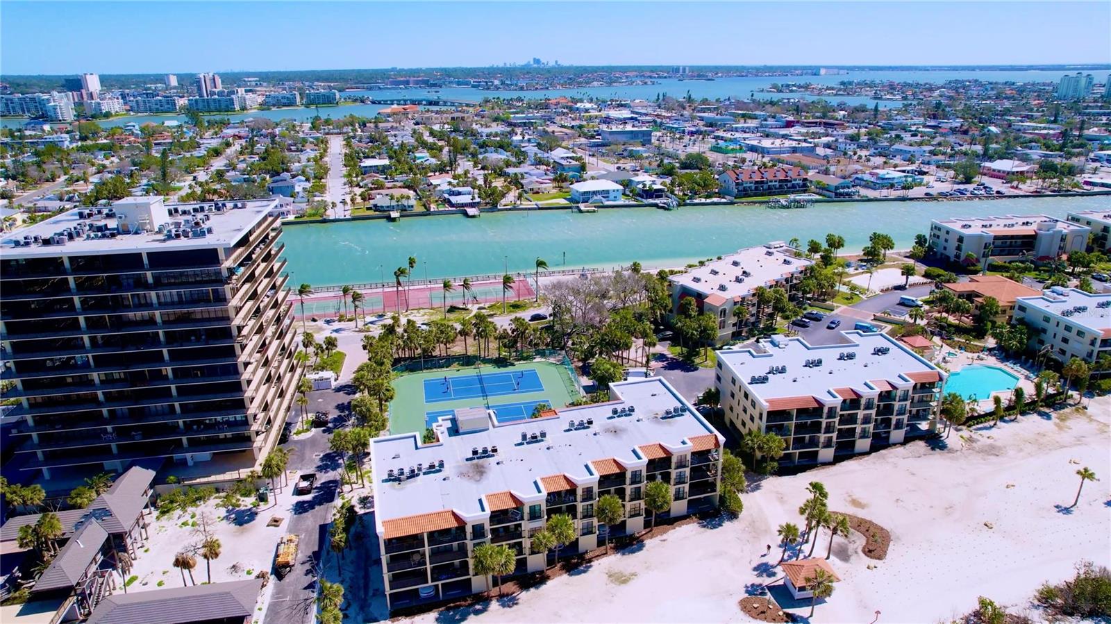 7564 BAYSHORE DR #302, TREASURE ISLAND, FL, 33706