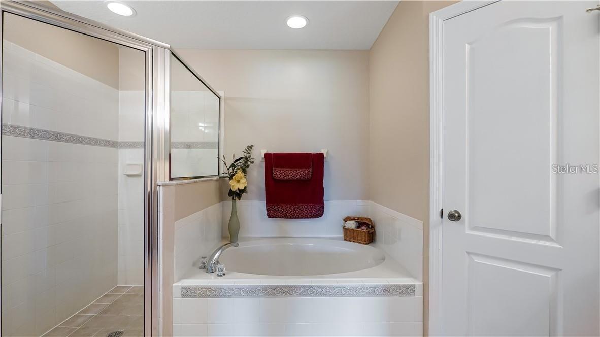 1984 THE OAKS BLVD BLVD, KISSIMMEE, FL, 34746