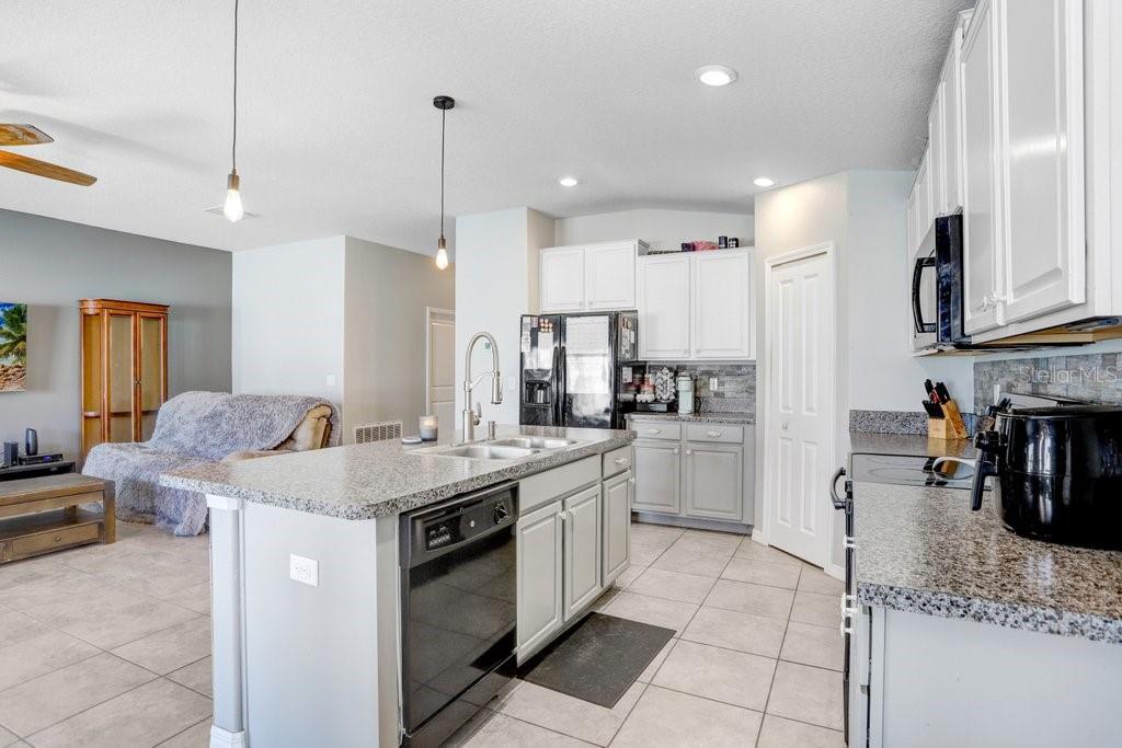 15507 CAYNOR ASH LN, SUN CITY CENTER, FL, 33573