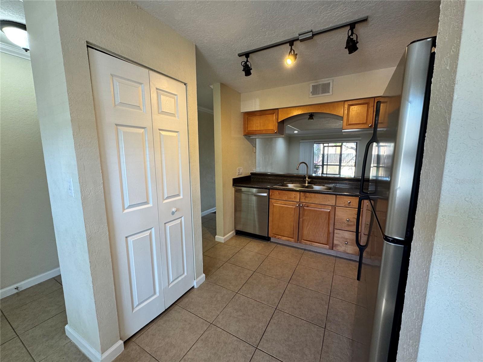 10155 SAILWINDS BLVD S #104, LARGO, FL, 33773