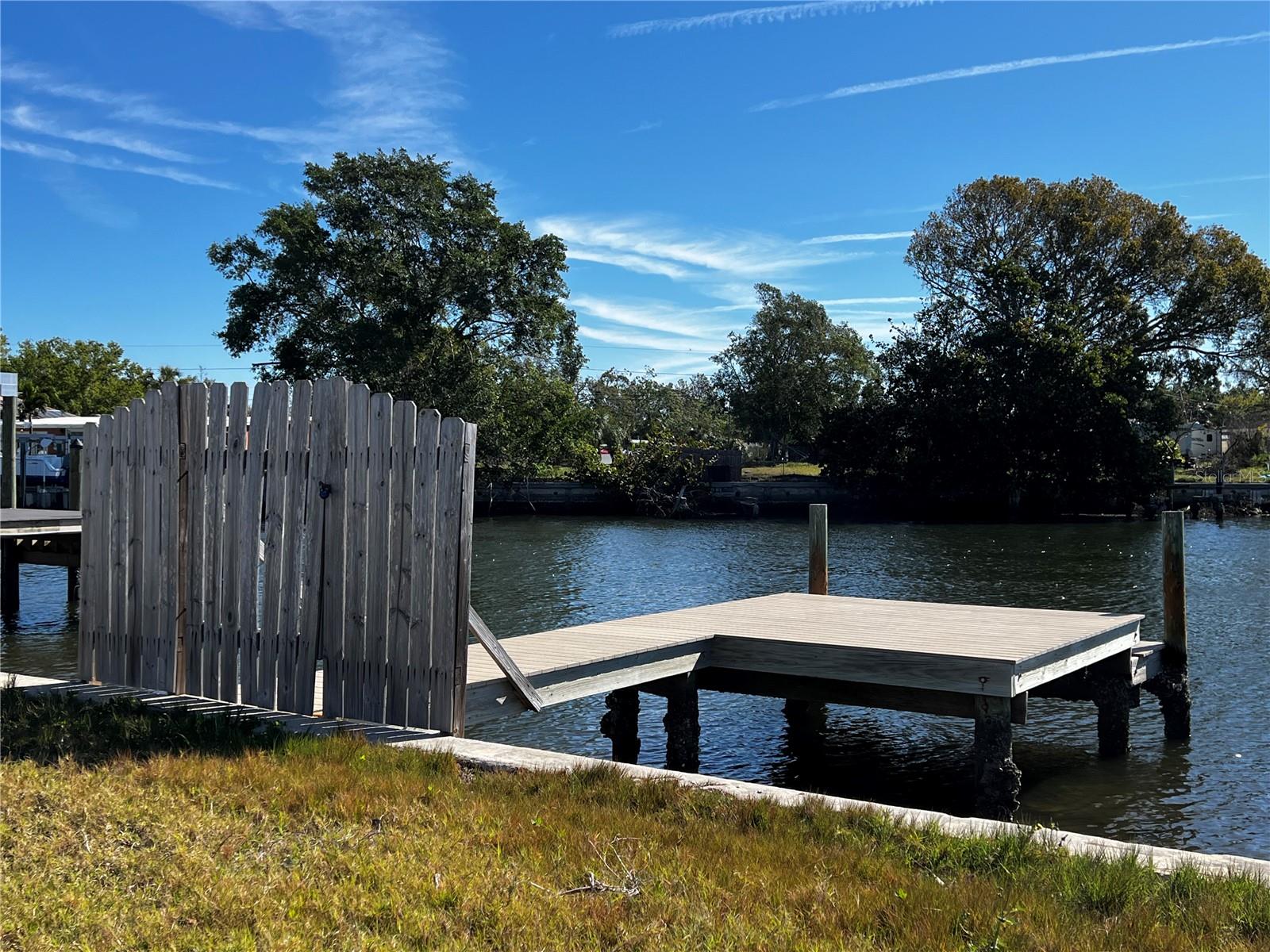 4005 SUNRISE DR S, ST PETERSBURG, FL, 33705