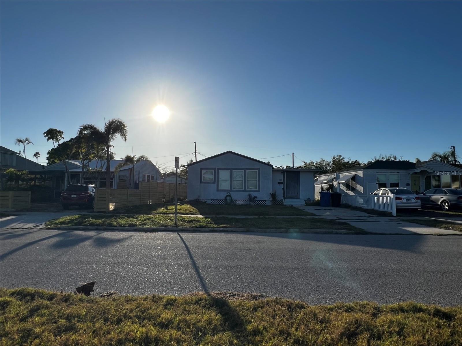 4005 SUNRISE DR S, ST PETERSBURG, FL, 33705