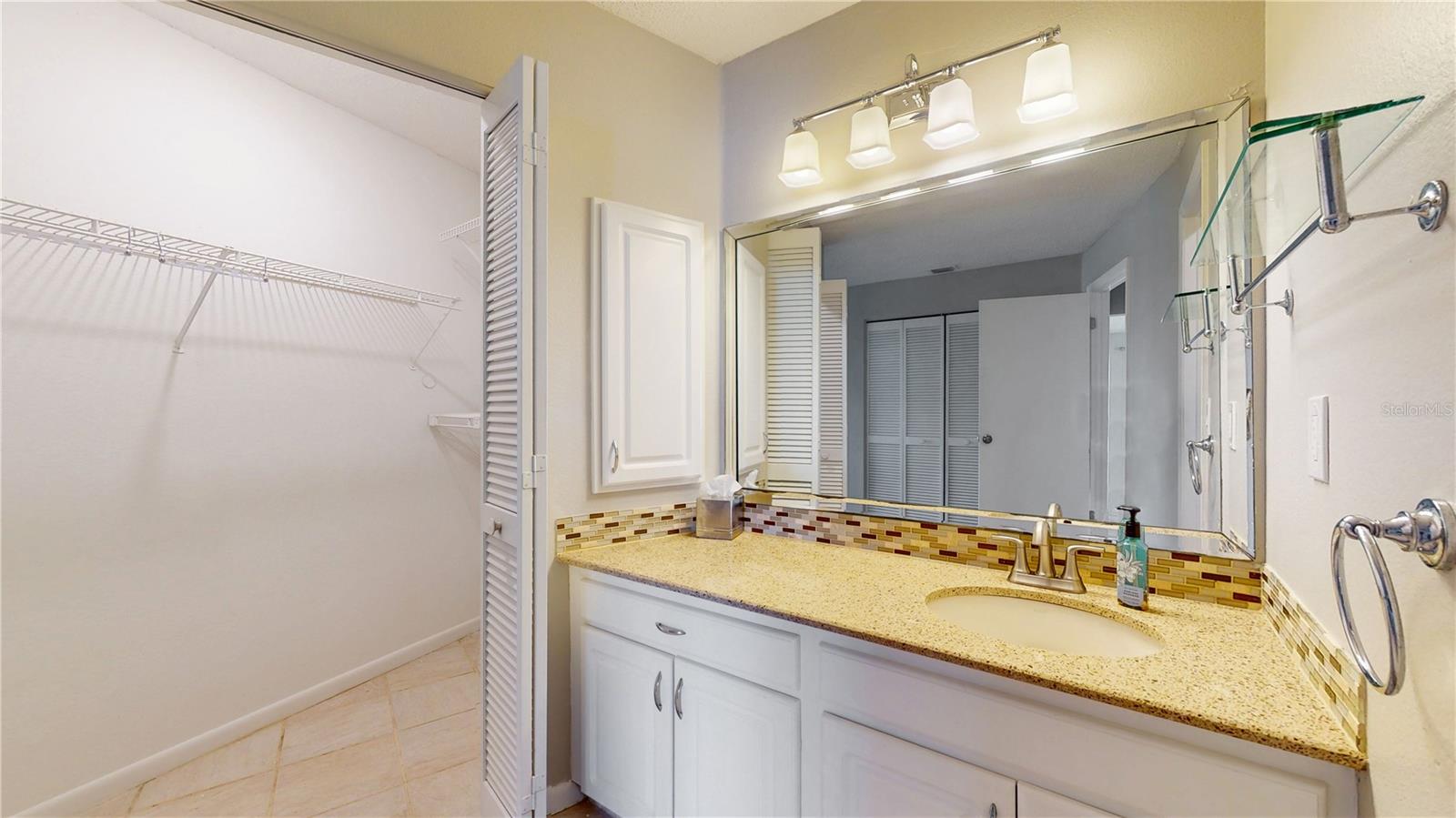 4201 CENTER GATE LN #1, SARASOTA, FL, 34233