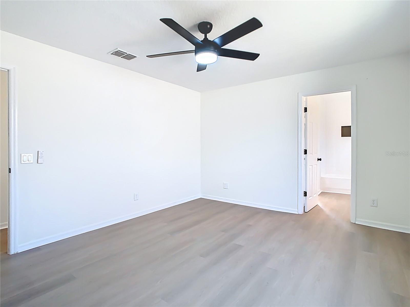 10818 BREAKING ROCKS DR, TAMPA, FL, 33647