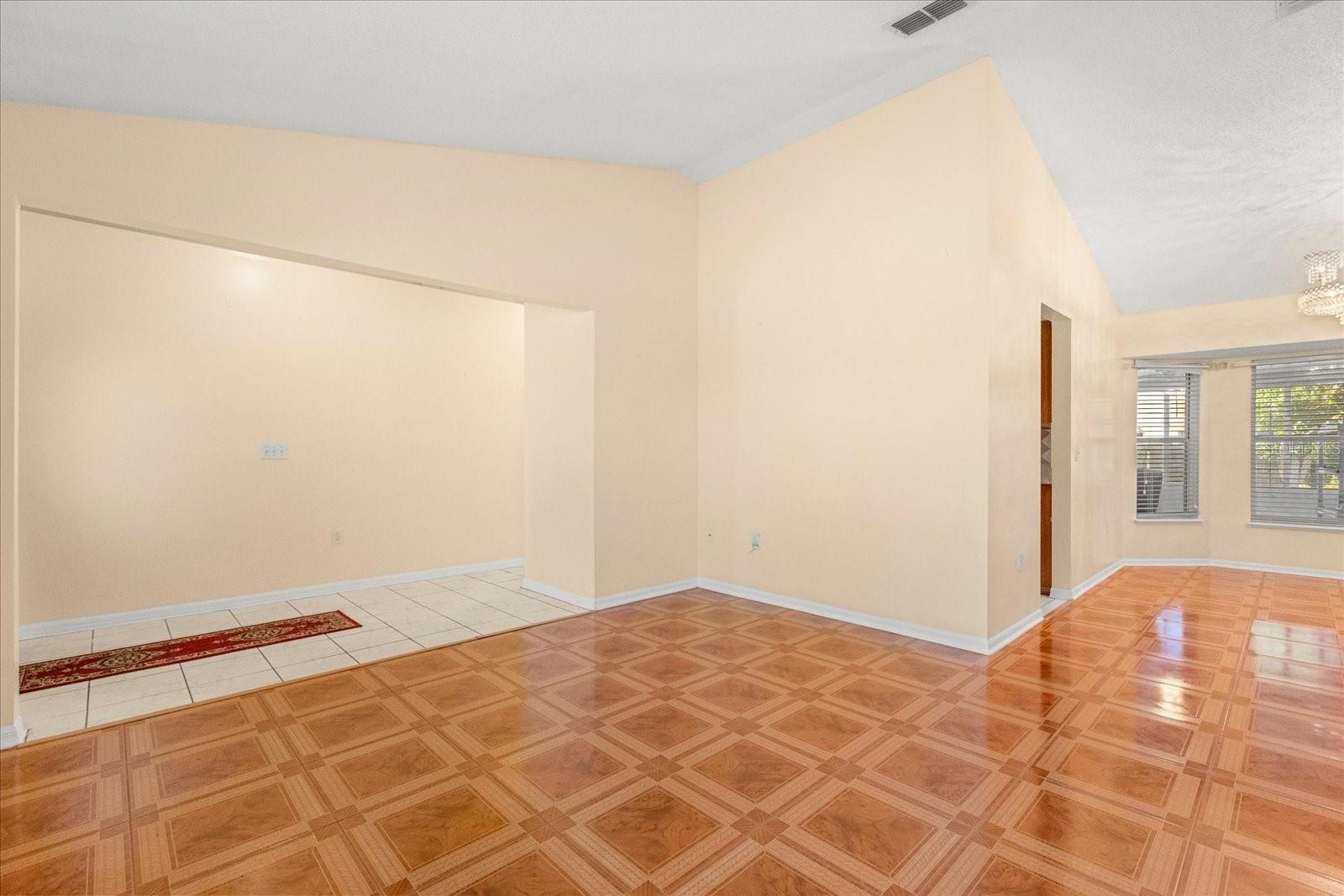 121 BARRINGTON DR, KISSIMMEE, FL, 34758