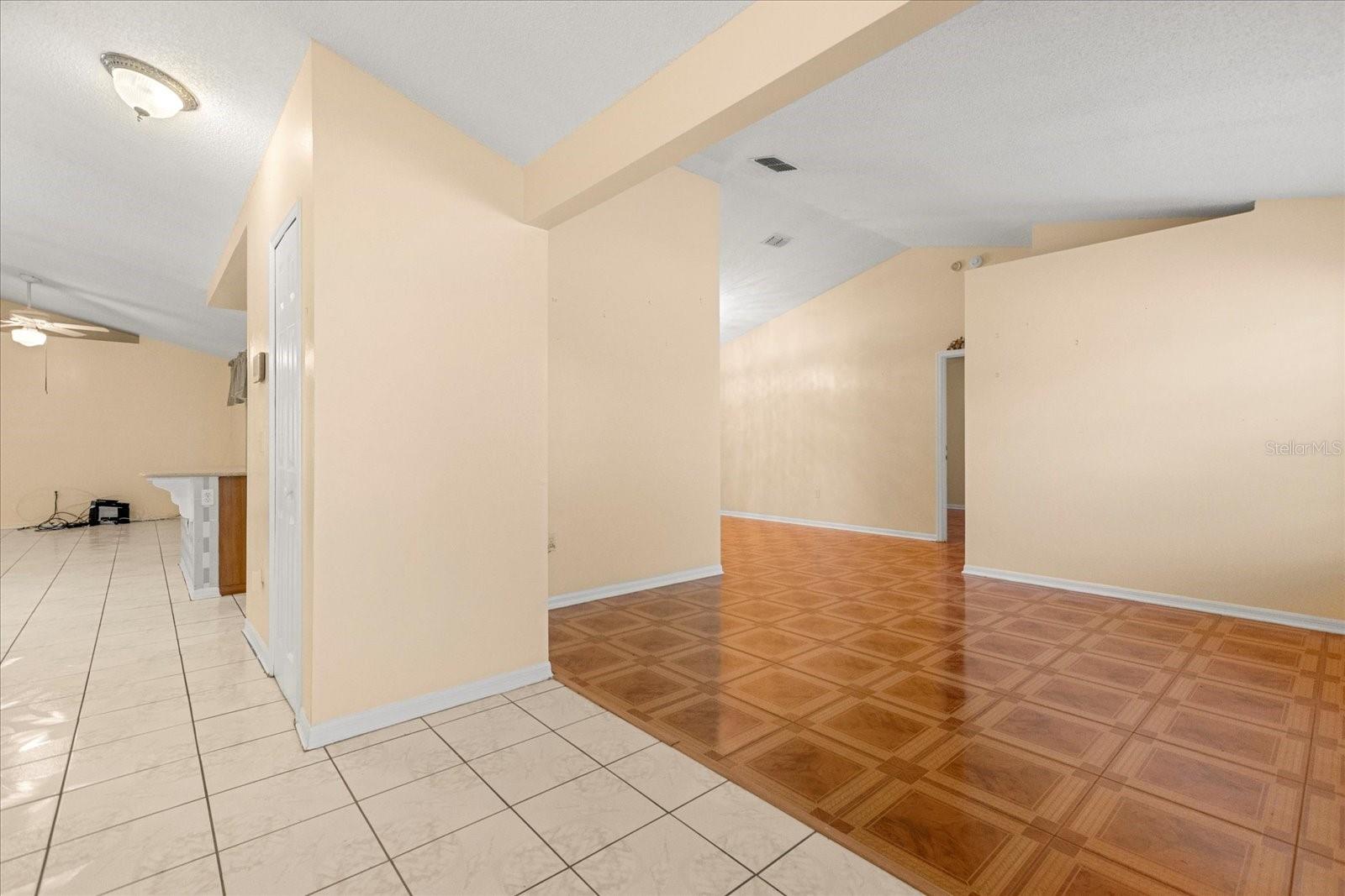 121 BARRINGTON DR, KISSIMMEE, FL, 34758