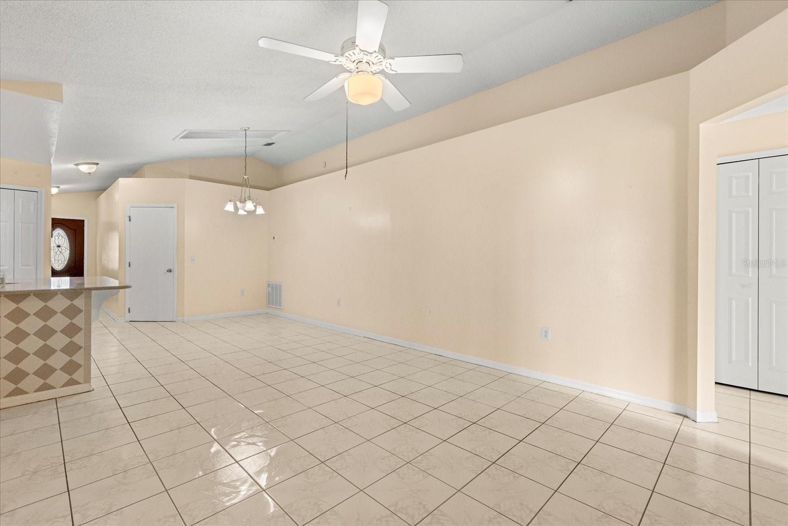 121 BARRINGTON DR, KISSIMMEE, FL, 34758