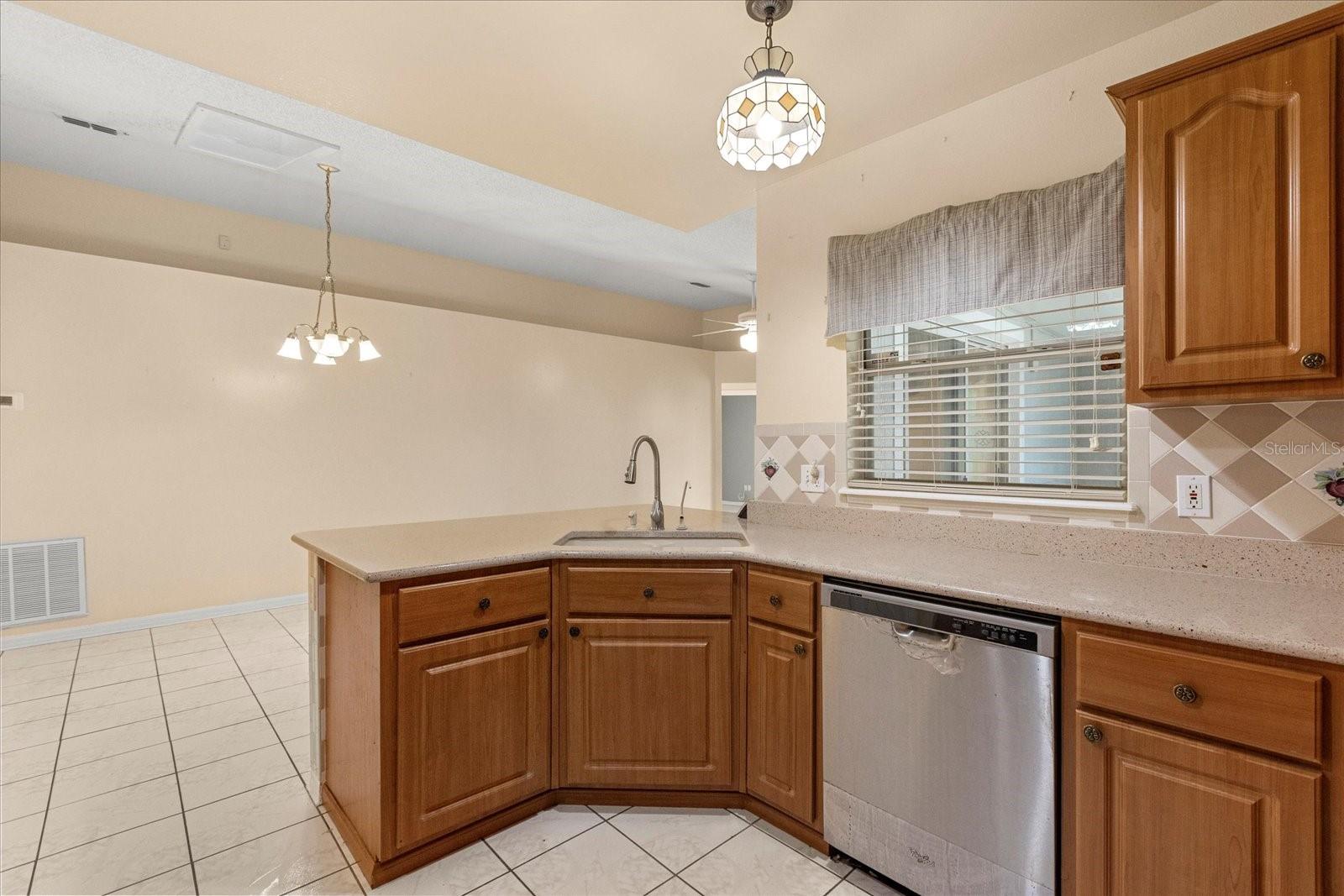121 BARRINGTON DR, KISSIMMEE, FL, 34758