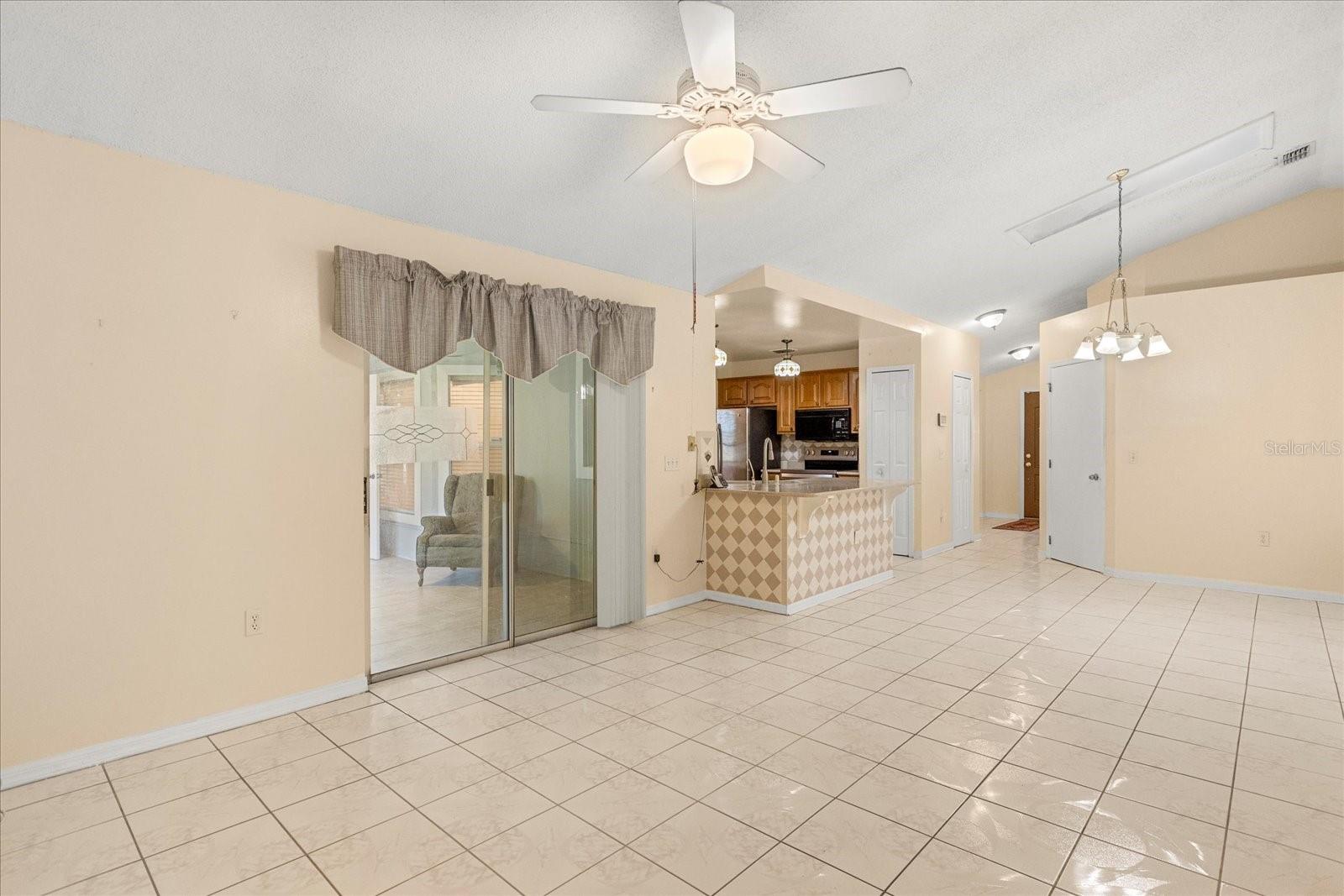 121 BARRINGTON DR, KISSIMMEE, FL, 34758