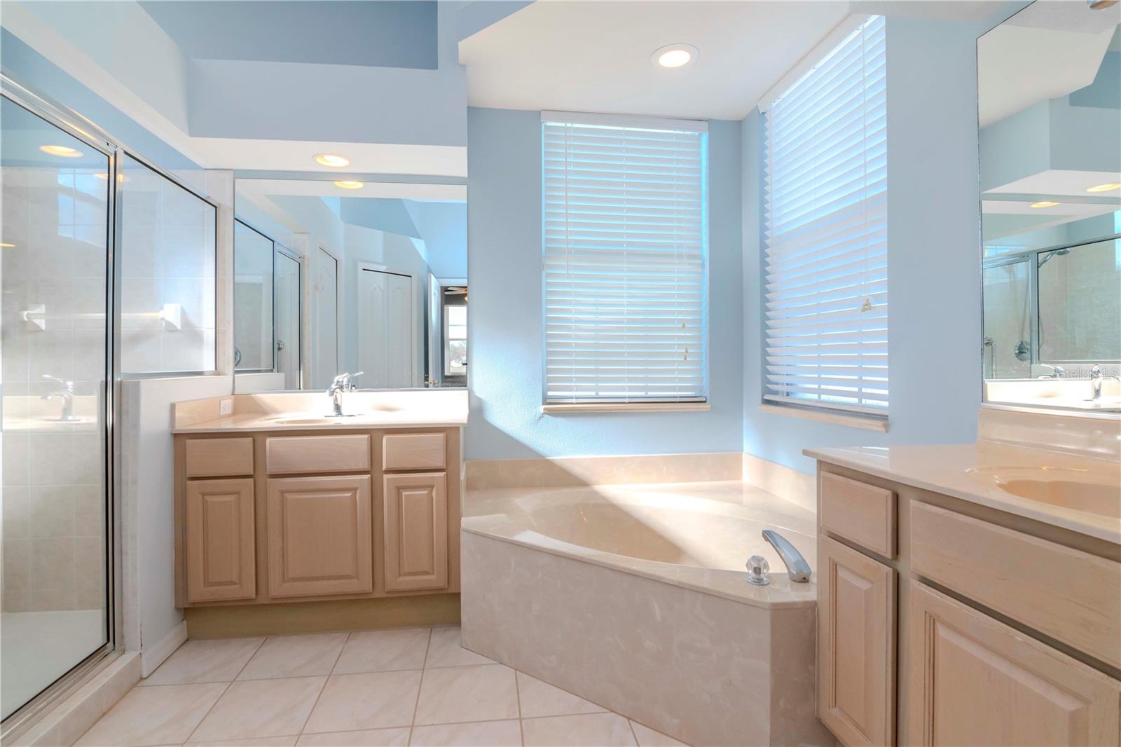 711 PLANTERS MANOR WAY, BRADENTON, FL, 34212