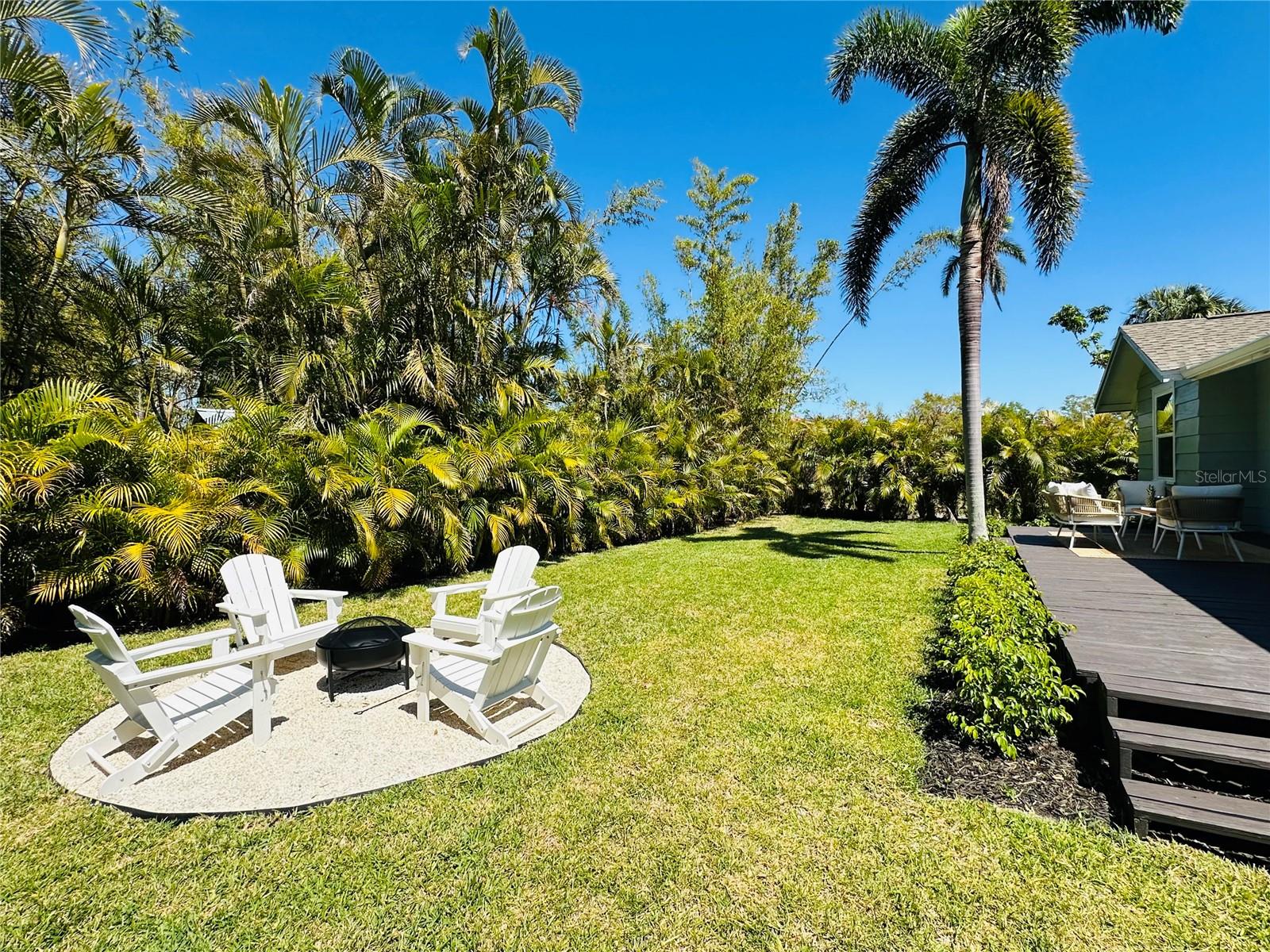 1051 INDIAN BEACH DR, SARASOTA, FL, 34234