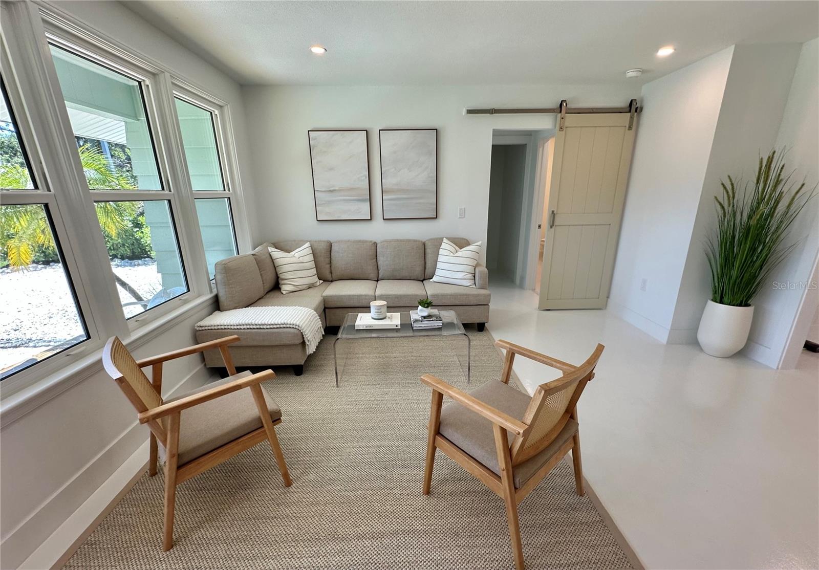 1051 INDIAN BEACH DR, SARASOTA, FL, 34234