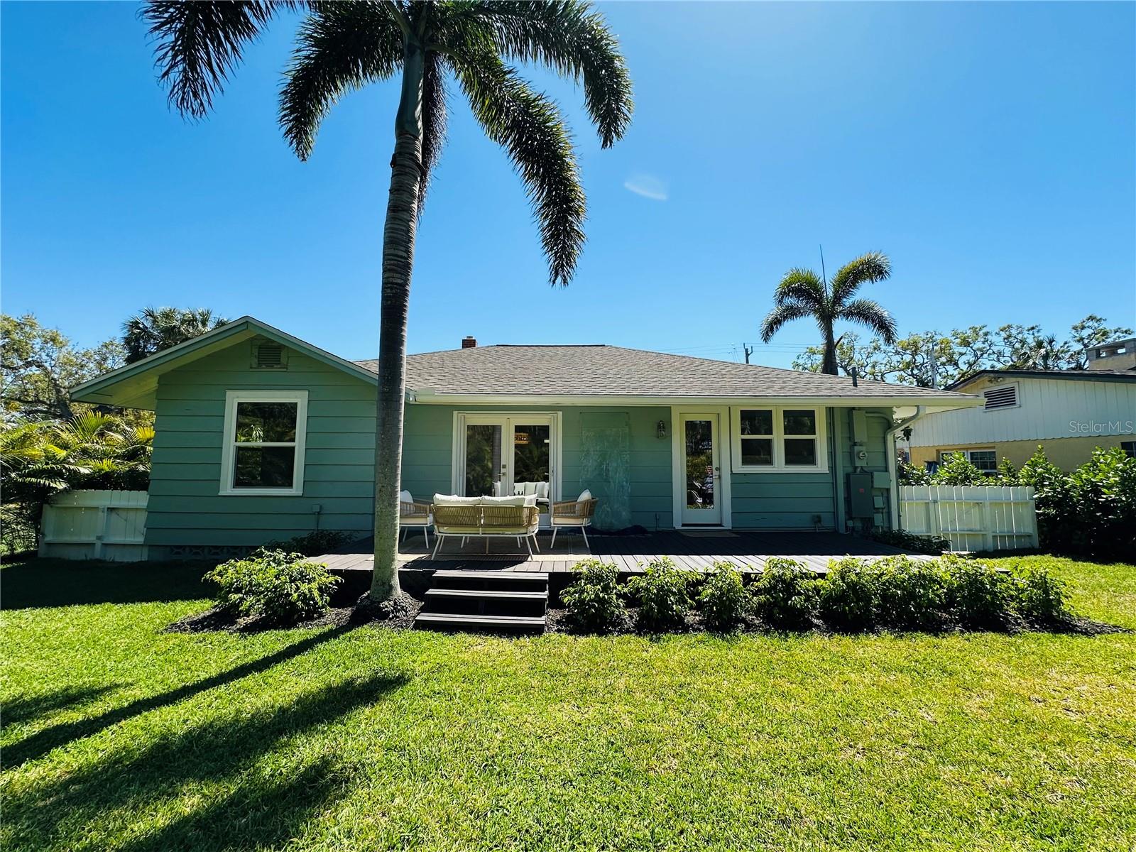 1051 INDIAN BEACH DR, SARASOTA, FL, 34234