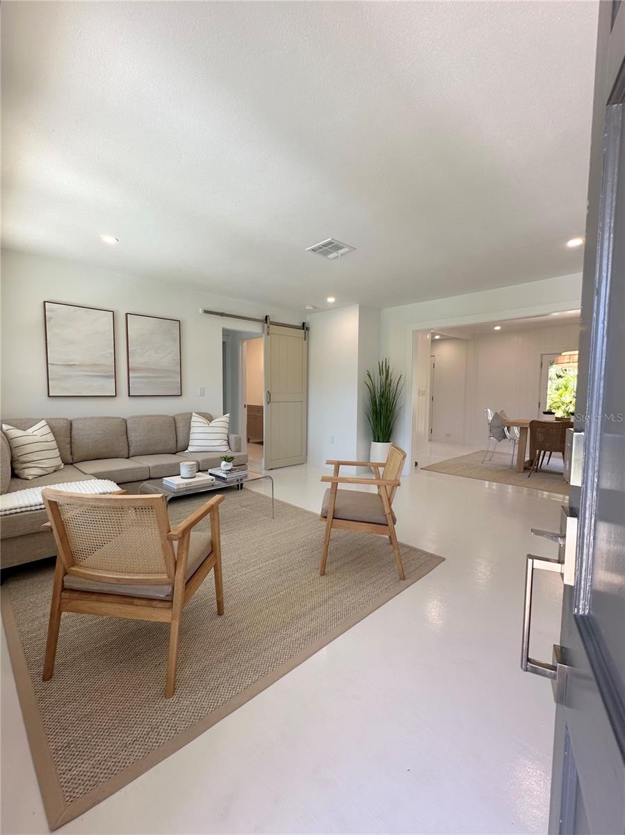 1051 INDIAN BEACH DR, SARASOTA, FL, 34234