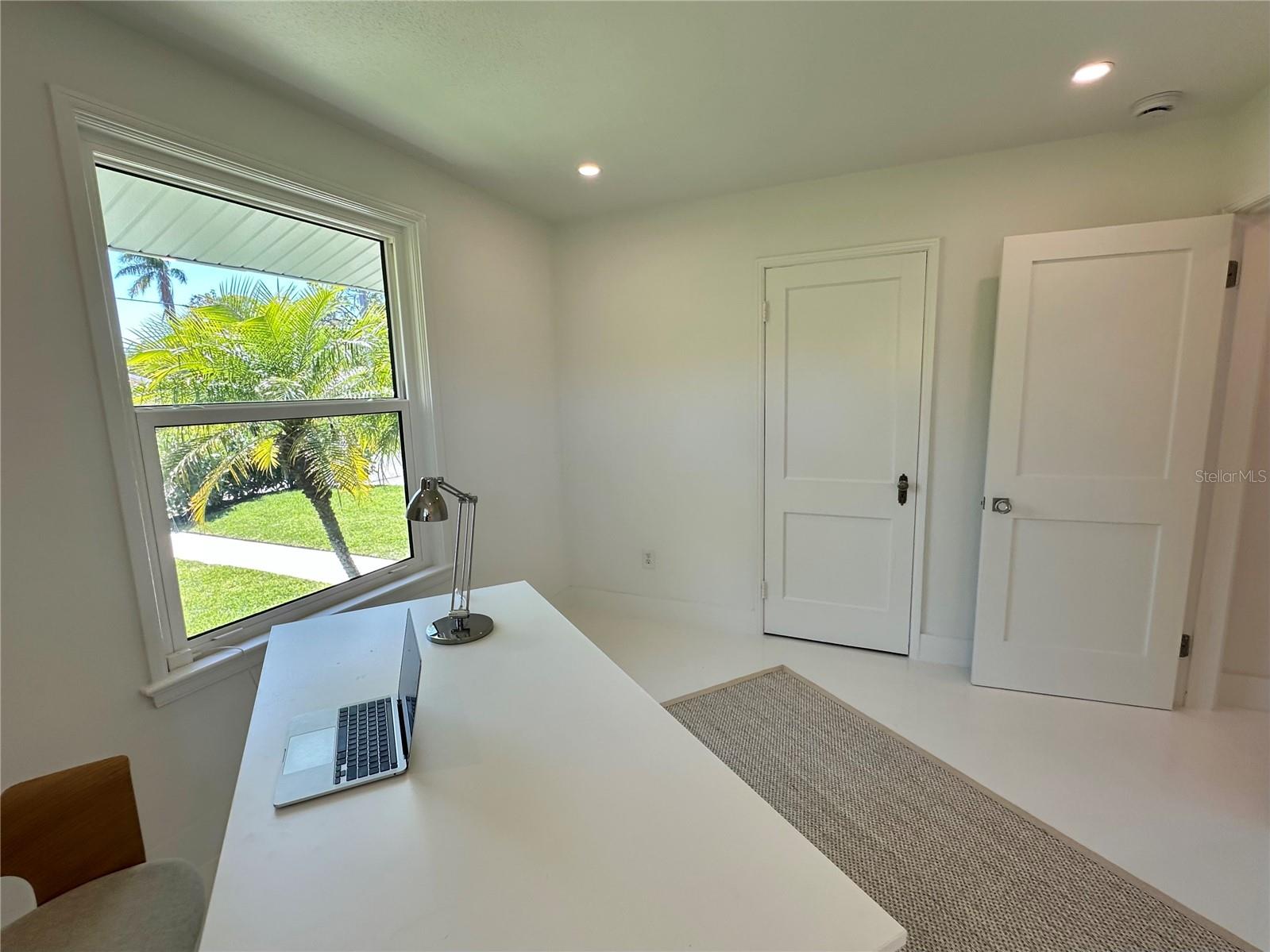 1051 INDIAN BEACH DR, SARASOTA, FL, 34234