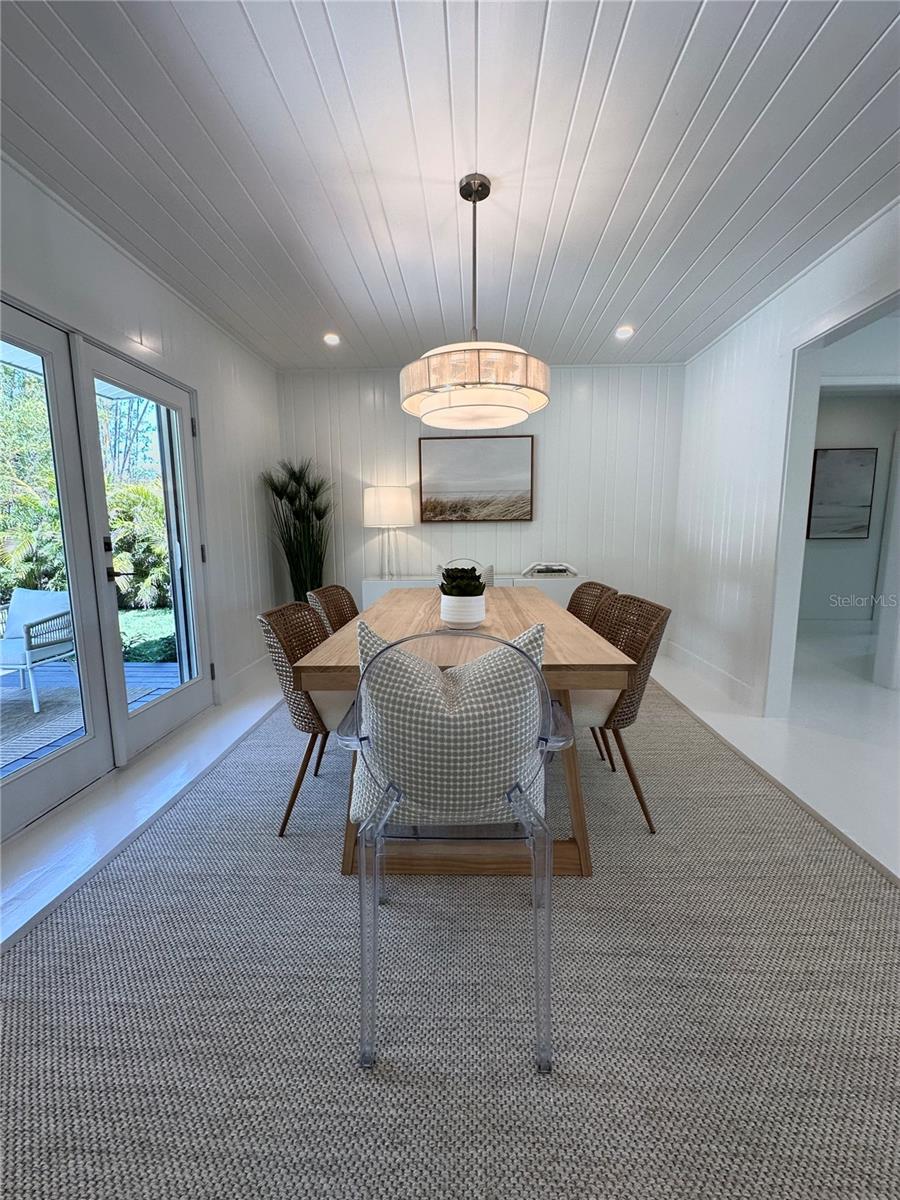 1051 INDIAN BEACH DR, SARASOTA, FL, 34234
