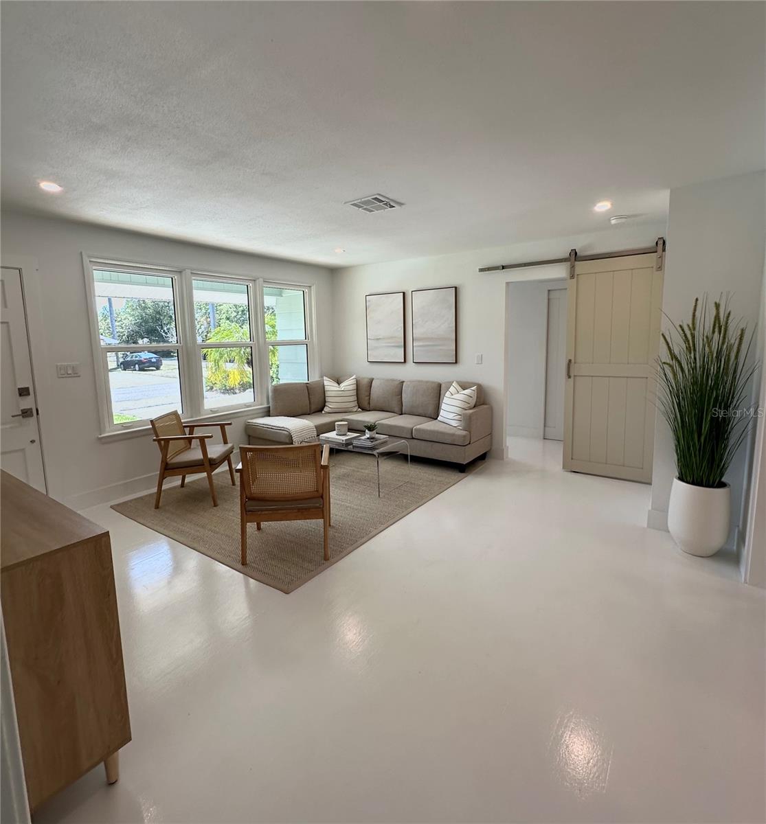 1051 INDIAN BEACH DR, SARASOTA, FL, 34234