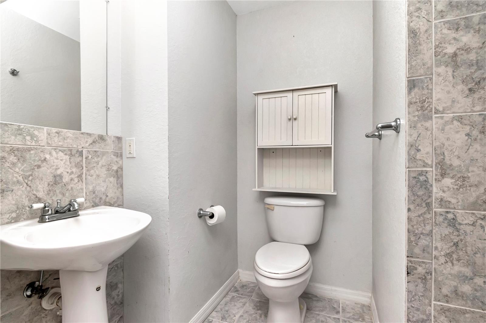 102 SHORE DR W, OLDSMAR, FL, 34677