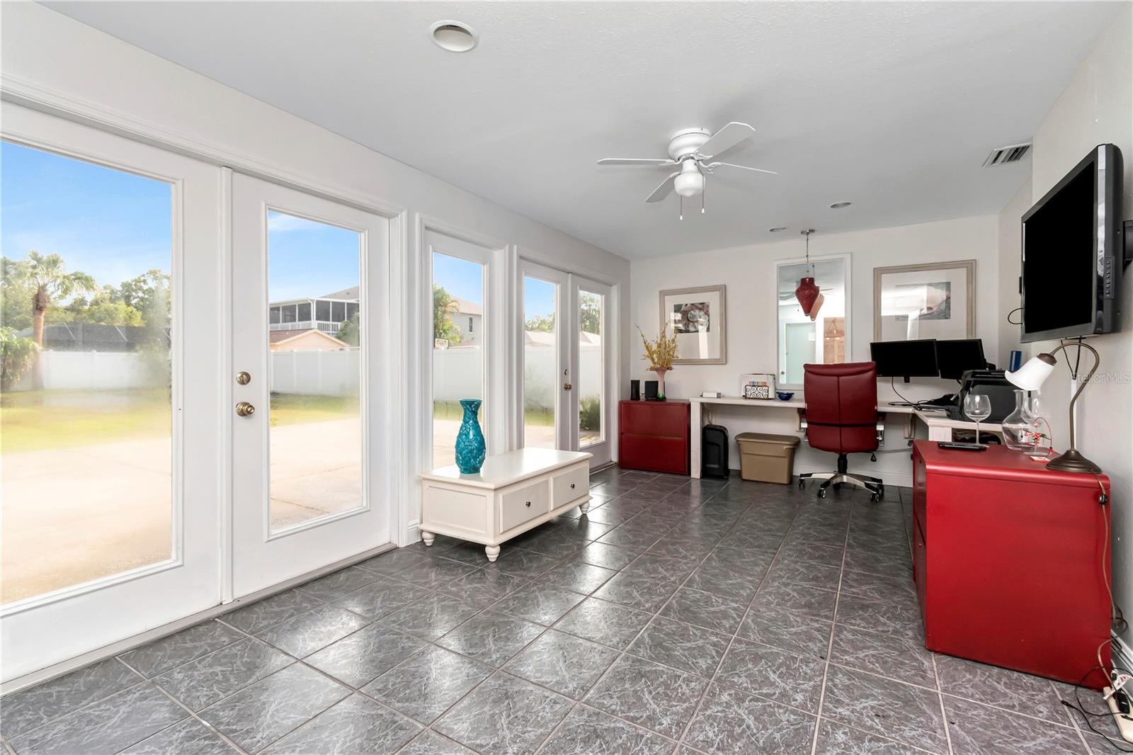 102 SHORE DR W, OLDSMAR, FL, 34677