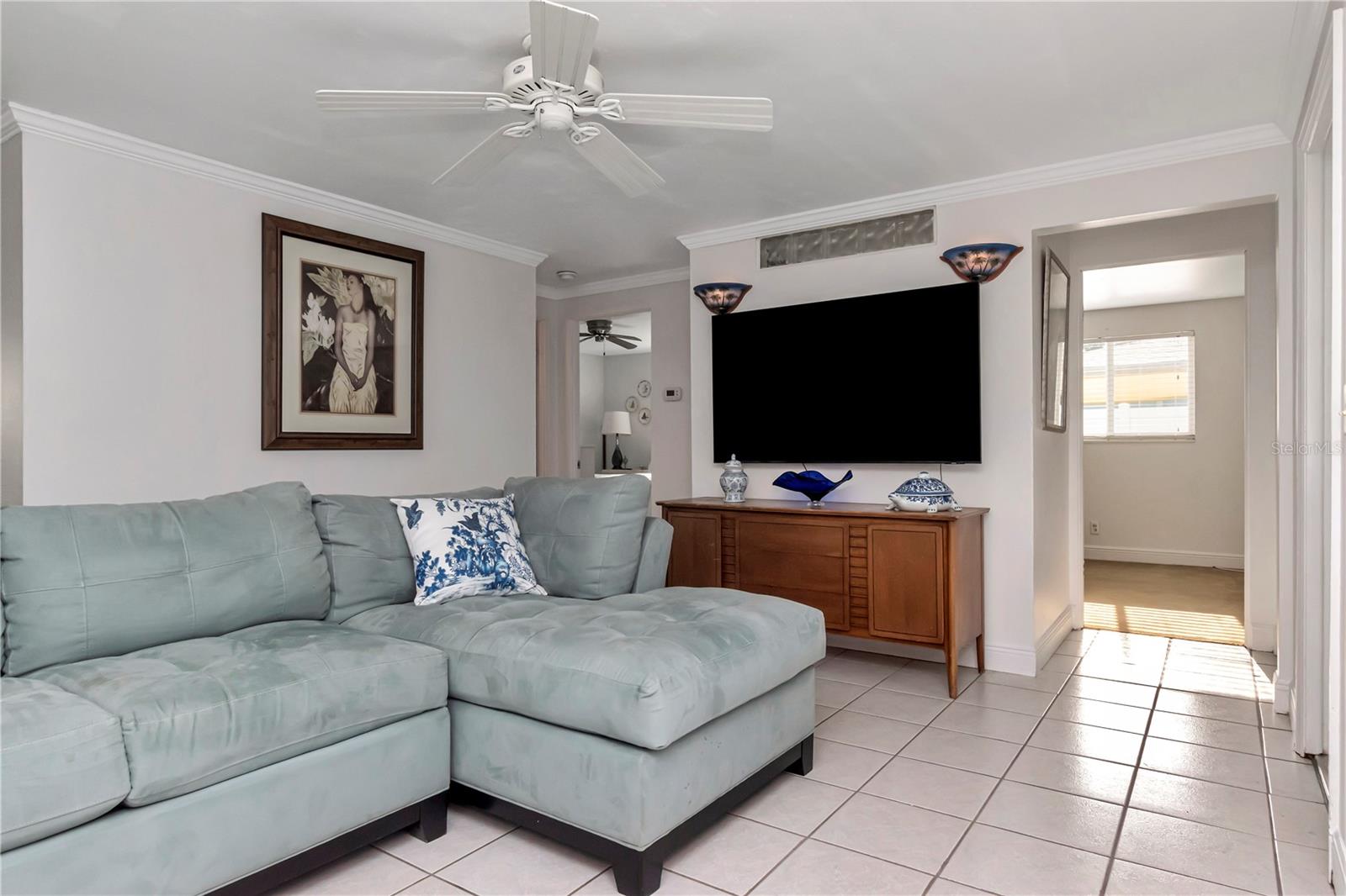 102 SHORE DR W, OLDSMAR, FL, 34677