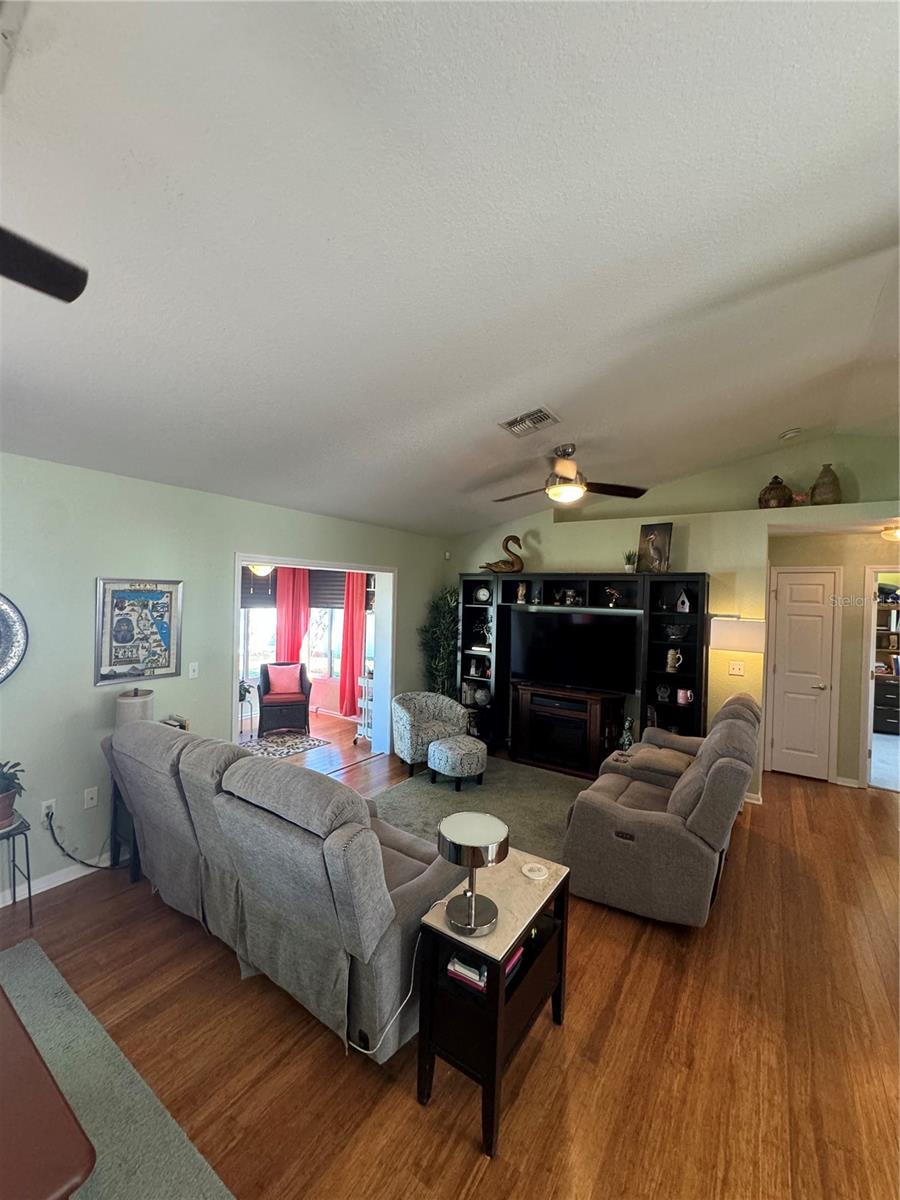 8181 BRISTOL BAY AVE, LAKELAND, FL, 33810