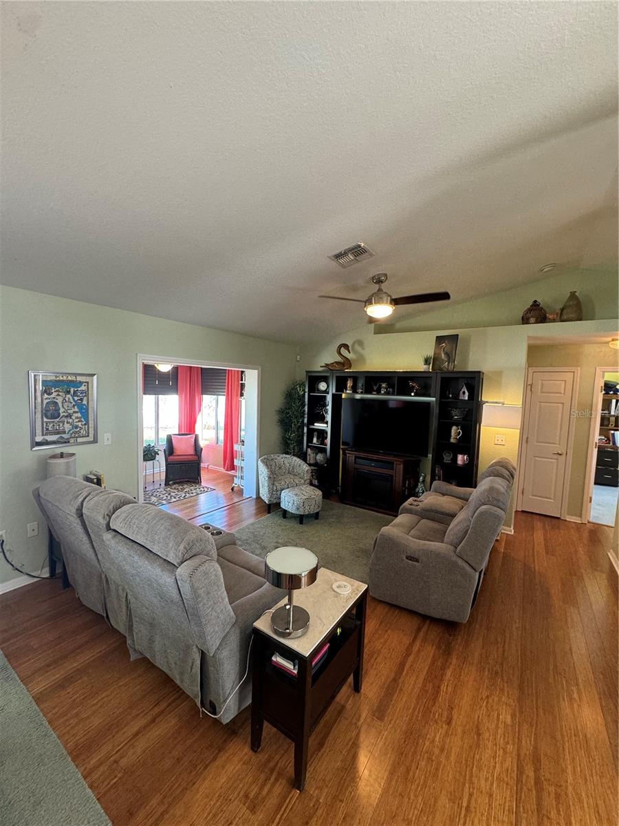 8181 BRISTOL BAY AVE, LAKELAND, FL, 33810